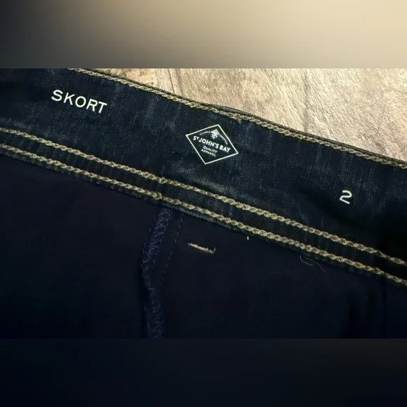 St. John’s Bay Dark Wash Denim Blue Skort Size 2 – Stretch Jean Skort 5-Pocket - Picture 3 of 5